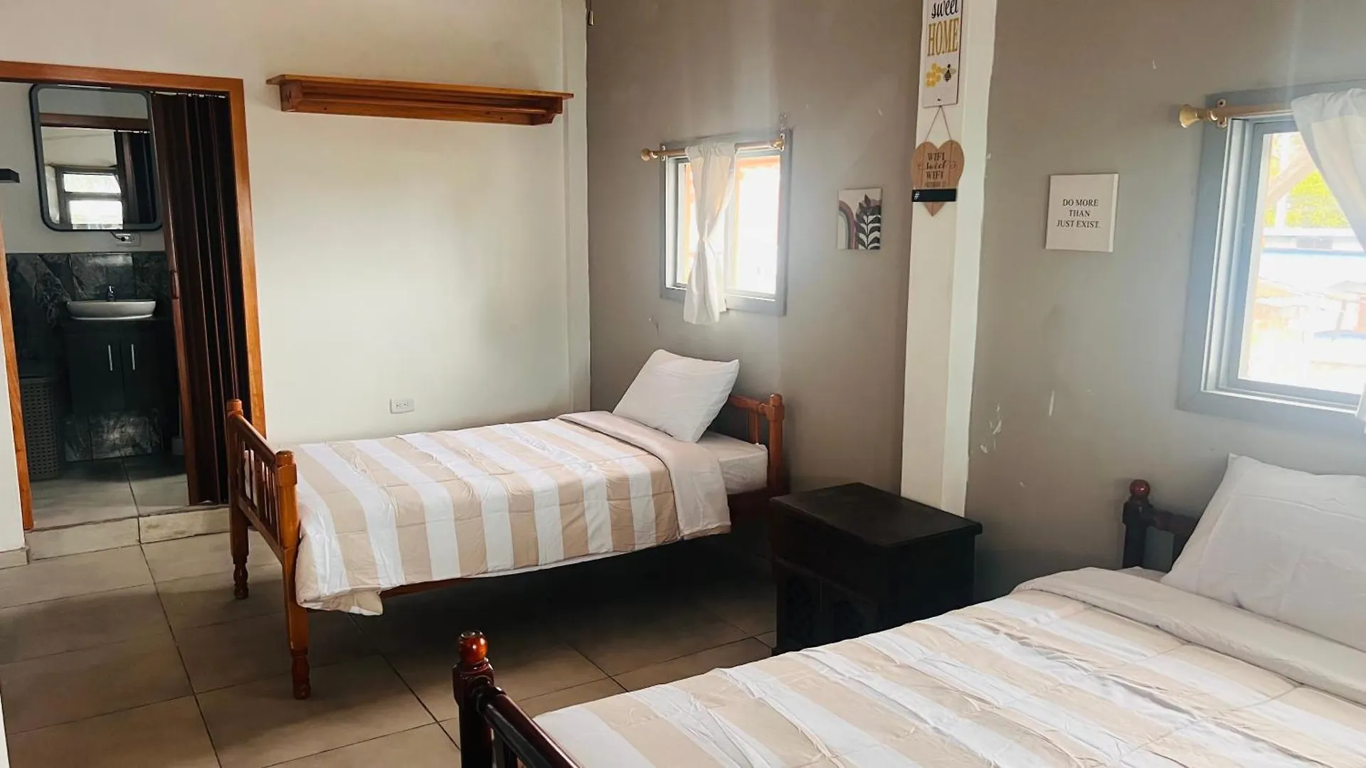 Casa #344 - Habitacion 3 - Full-Twin Bed - Air Conditioning Puerto Ayora  0*, Puerto Ayora (Galapagos Islands) Ecuador