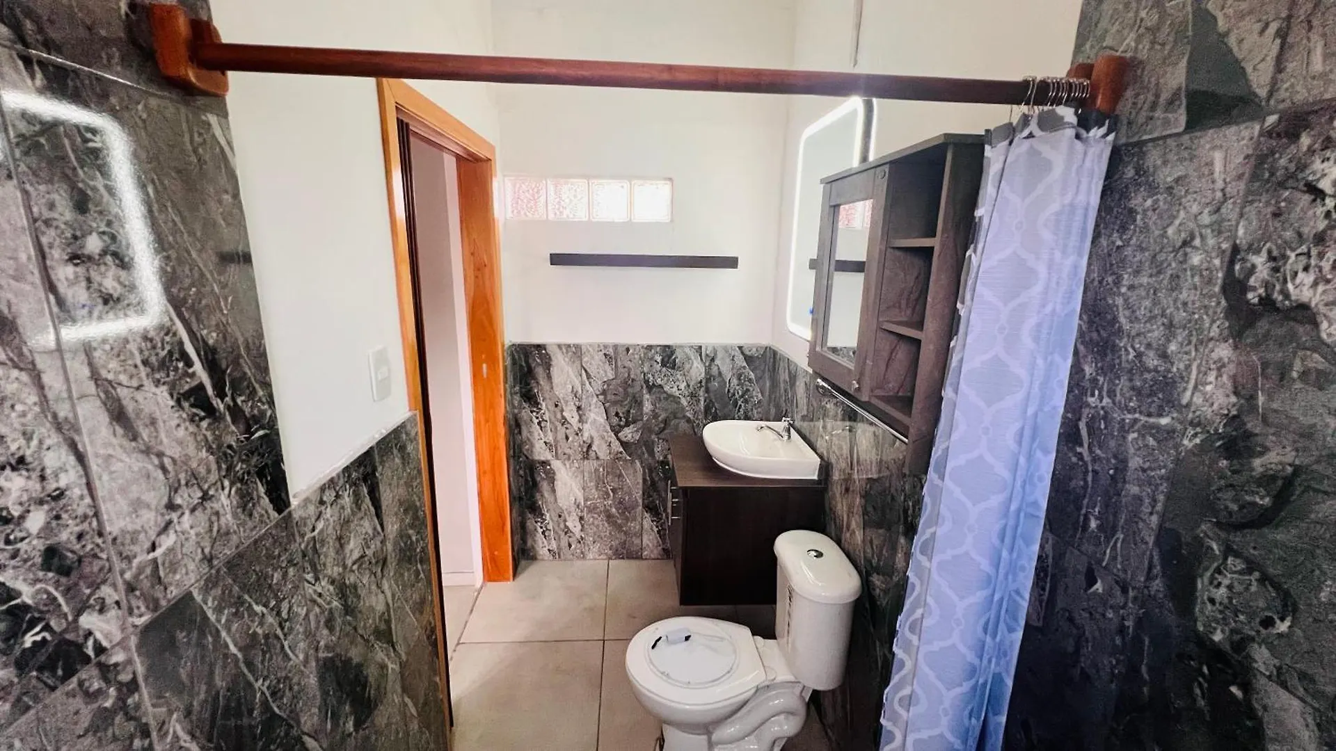 Casa #344 - Habitacion 3 - Full-Twin Bed - Air Conditioning Puerto Ayora  Appartamento