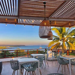 La Isla Hotel